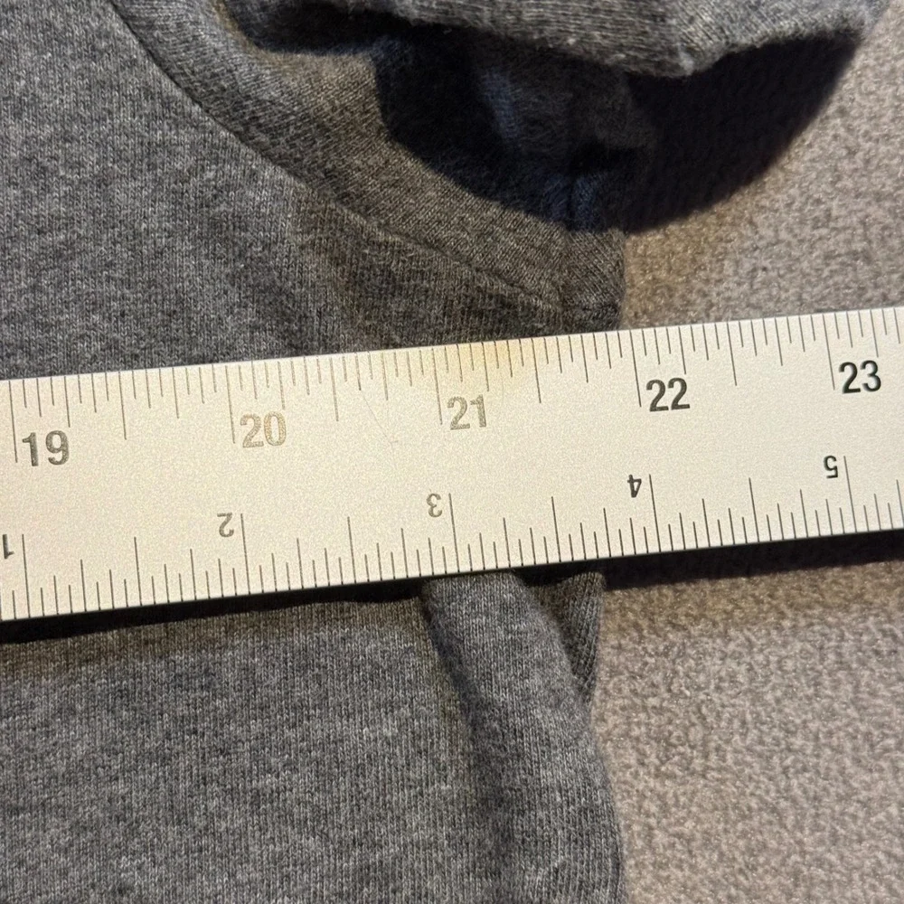 Banana Republic Mens Premium Pima Cotton V-Neck T-Shirt Gray Large Short Sleeve
